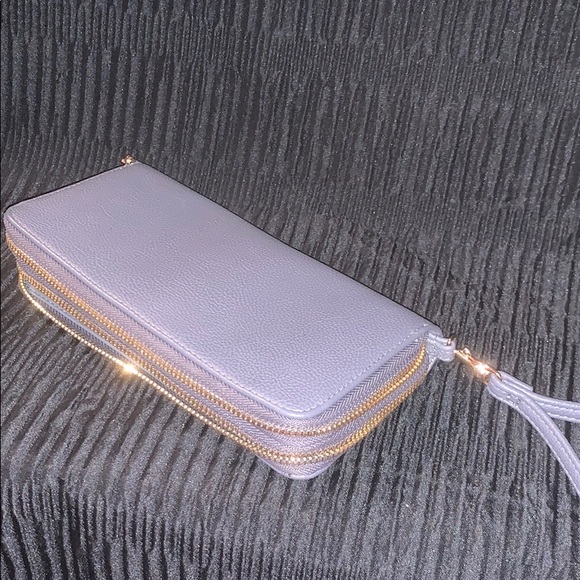 A New Day Gray Wristlet - Picture 3 of 4